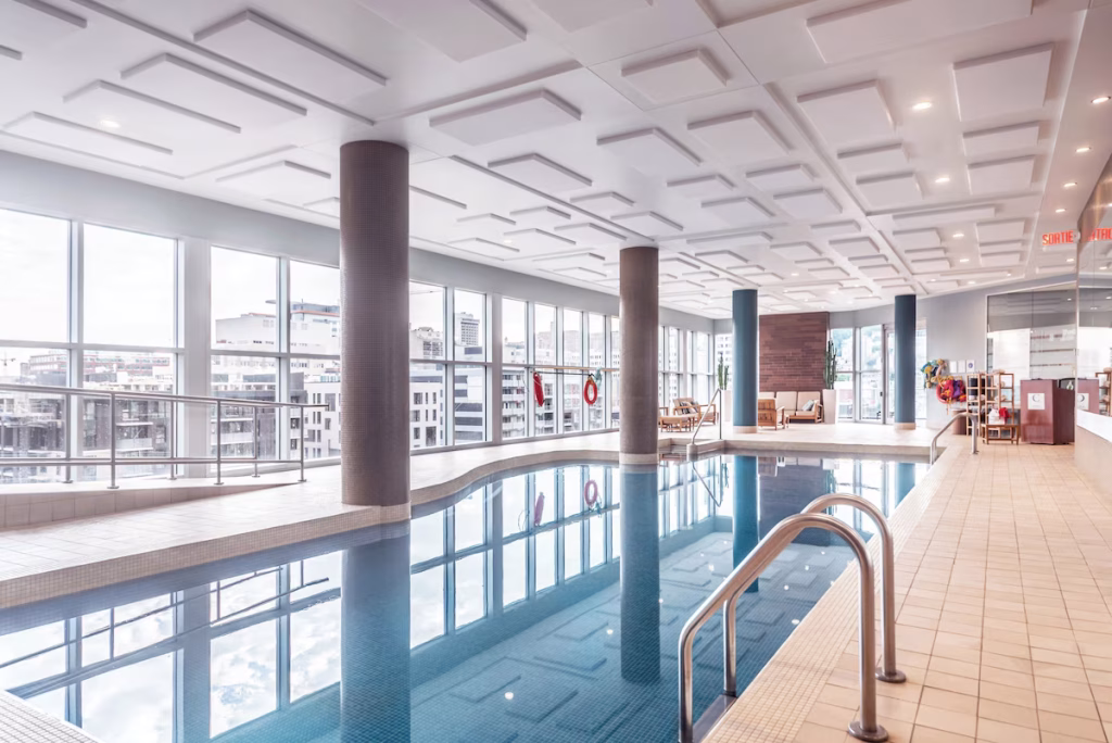 Warwick Le Crystal indoor pool